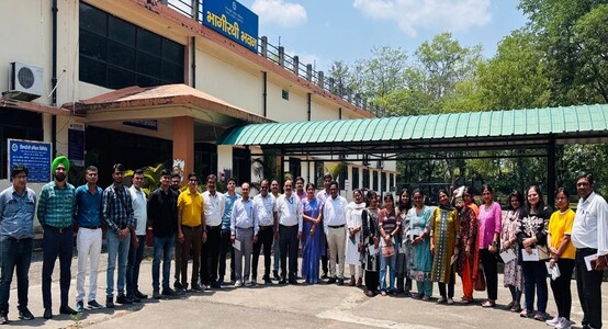 केंद्रीय अनुवाद ब्यूरो में प्रारंभिक अनुवाद प्रशिक्षण कार्यक्रम (28वां बैच) के दौरान प्रतिभागियों का टीएचडीसी इंडिया लिमिटेड, ऋषिकेश का अध्ययन दौरा।
